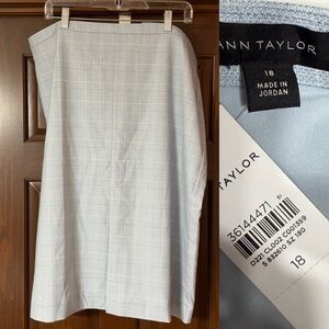 Ann Taylor Women's Soft Gray A-Line Skirt